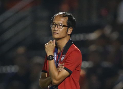 HLV của thủ môn Văn Lâm ở Muangthong United từ chức - Ảnh 1. HLV của thủ môn Văn Lâm ở Muangthong United từ chức - Ảnh 1.