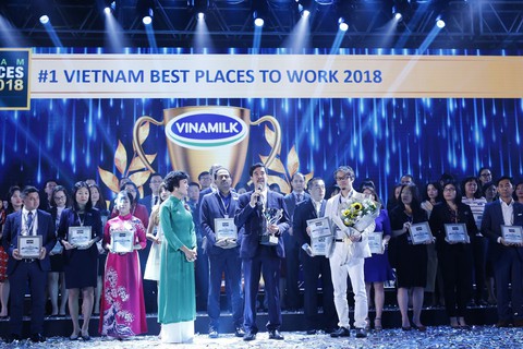 Điều gì khiến Vinamilk trở thành nơi làm việc tốt nhất? - Ảnh 1. Điều gì khiến Vinamilk trở thành nơi làm việc tốt nhất? - Ảnh 1.