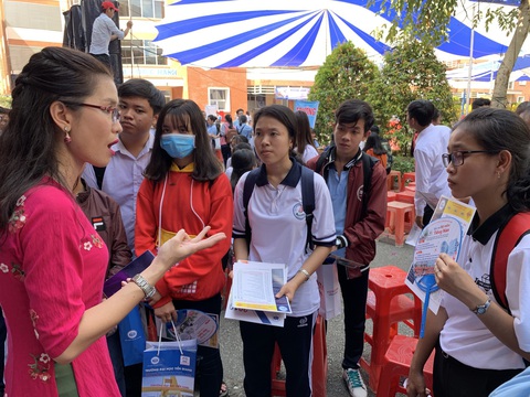 ĐH Kinh tế - luật tăng chỉ tiêu đánh giá năng lực, thêm 3 ngành mới - Ảnh 1. ĐH Kinh tế - luật tăng chỉ tiêu đánh giá năng lực, thêm 3 ngành mới - Ảnh 1.