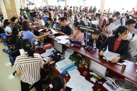Chiều tối 1-4, quyết toán thuế thu nhập cá nhân vẫn quá tải - Ảnh 1. Chiều tối 1-4, quyết toán thuế thu nhập cá nhân vẫn quá tải - Ảnh 1.