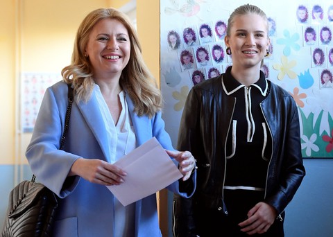 Nữ luật sư tóc vàng trở thành tổng thống Slovakia như thế nào? - Ảnh 3. Nữ luật sư tóc vàng trở thành tổng thống Slovakia như thế nào? - Ảnh 3.