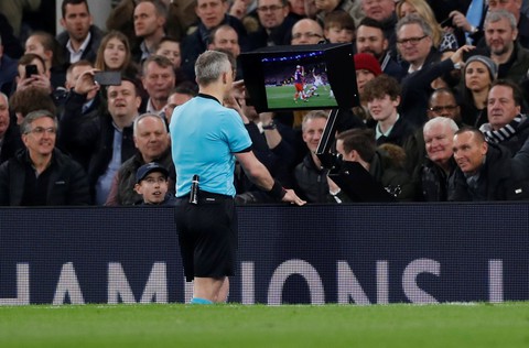 Chiêm ngưỡng trận đại chiến Tottenham - M.C qua ảnh - Ảnh 2. Chiêm ngưỡng trận đại chiến Tottenham - M.C qua ảnh - Ảnh 2.
