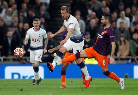 Chiêm ngưỡng trận đại chiến Tottenham - M.C qua ảnh - Ảnh 6. Chiêm ngưỡng trận đại chiến Tottenham - M.C qua ảnh - Ảnh 6.