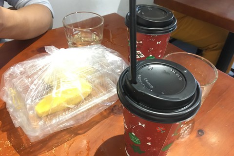Giảm dùng đồ nhựa đi, chúng ta nợ môi trường quá nhiều rồi - Ảnh 2. Giảm dùng đồ nhựa đi, chúng ta nợ môi trường quá nhiều rồi - Ảnh 2.