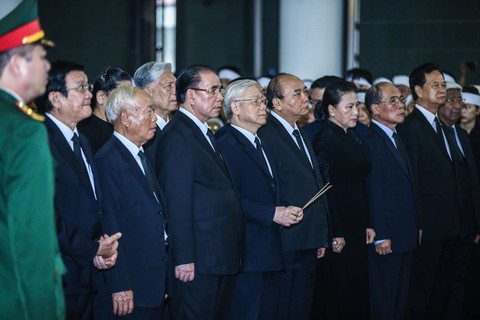 Nghiêng mình tiễn biệt Trung tướng Đồng Sỹ Nguyên - Ảnh 1. Nghiêng mình tiễn biệt Trung tướng Đồng Sỹ Nguyên - Ảnh 1.