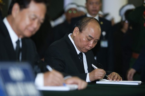 Nghiêng mình tiễn biệt Trung tướng Đồng Sỹ Nguyên - Ảnh 8. Nghiêng mình tiễn biệt Trung tướng Đồng Sỹ Nguyên - Ảnh 8.