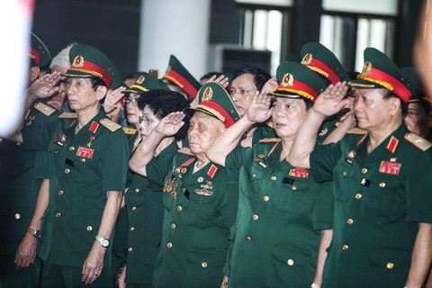 Nghiêng mình tiễn biệt Trung tướng Đồng Sỹ Nguyên - Ảnh 14. Nghiêng mình tiễn biệt Trung tướng Đồng Sỹ Nguyên - Ảnh 14.