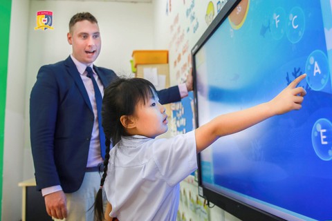 HUTECH Education giới thiệu Trường liên cấp song ngữ Quốc tế Hoàng Gia - Ảnh 1. HUTECH Education giới thiệu Trường liên cấp song ngữ Quốc tế Hoàng Gia - Ảnh 1.