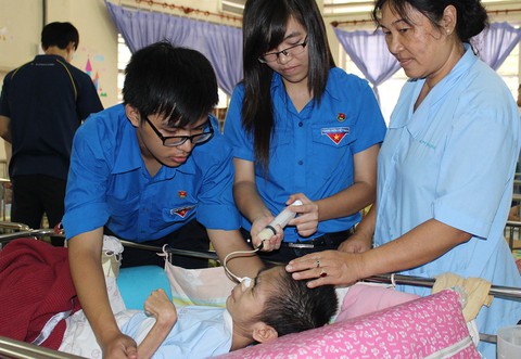 Hệ lụy từ giang hồ mạng: Phải chăng các em đói thông tin tốt? - Ảnh 1. Hệ lụy từ giang hồ mạng: Phải chăng các em đói thông tin tốt? - Ảnh 1.