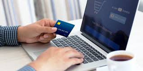 Hạn chế kinh doanh đồ uống có cồn trên Internet có khả thi? - Ảnh 1. Hạn chế kinh doanh đồ uống có cồn trên Internet có khả thi? - Ảnh 1.