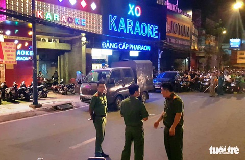 Xuất hiện clip dân chơi livestream hít ma túy tại quán Phúc XO - Ảnh 3. Xuất hiện clip dân chơi livestream hít ma túy tại quán Phúc XO - Ảnh 3.