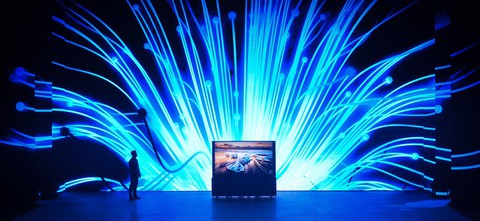Samsung ra mắt tivi QLED 8K đầu tiên trên thế giới - Ảnh 1. Samsung ra mắt tivi QLED 8K đầu tiên trên thế giới - Ảnh 1.