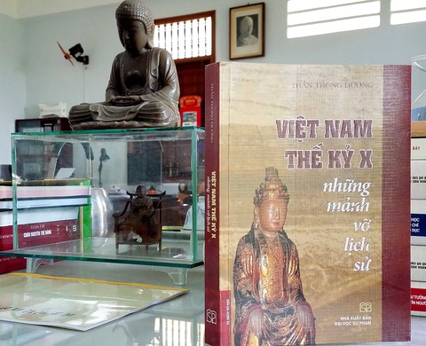 Hành trình tìm kiếm những góc khuất và mảnh vỡ của lịch sử - Ảnh 1. Hành trình tìm kiếm những góc khuất và mảnh vỡ của lịch sử - Ảnh 1.
