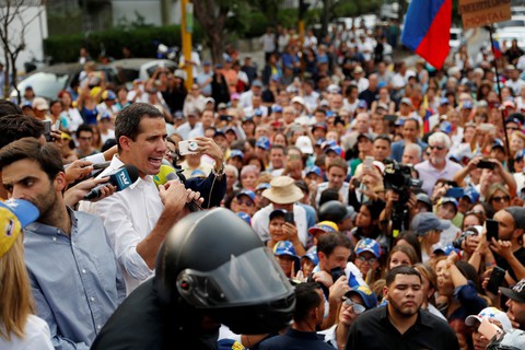 Ông Maduro đồng ý nhận viện trợ nhân đạo quốc tế thông qua Chữ thập đỏ - Ảnh 2. Ông Maduro đồng ý nhận viện trợ nhân đạo quốc tế thông qua Chữ thập đỏ - Ảnh 2.
