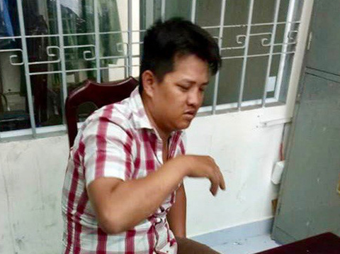 Bắt kẻ kéo học sinh tiểu học vào nhà vệ sinh để dâm ô - Ảnh 1. Bắt kẻ kéo học sinh tiểu học vào nhà vệ sinh để dâm ô - Ảnh 1.