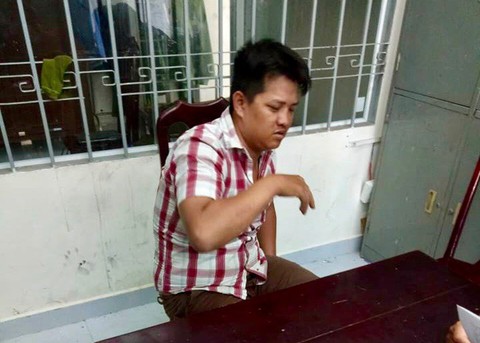 Nghi phạm vào trường dâm ô học sinh đang đợi thi hành án tội dâm ô... trước đó - Ảnh 1. Nghi phạm vào trường dâm ô học sinh đang đợi thi hành án tội dâm ô... trước đó - Ảnh 1.