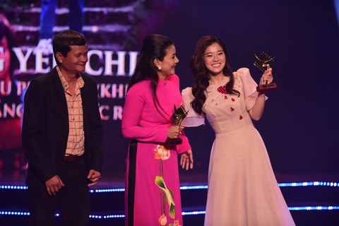 Chàng vợ của em vượt Song lang giành Cánh diều vàng - Ảnh 3. Chàng vợ của em vượt Song lang giành Cánh diều vàng - Ảnh 3.