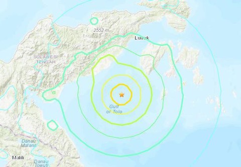 Động đất mạnh ở Indonesia, cảnh báo sóng thần phát đi trong 40 phút - Ảnh 2. Động đất mạnh ở Indonesia, cảnh báo sóng thần phát đi trong 40 phút - Ảnh 2.