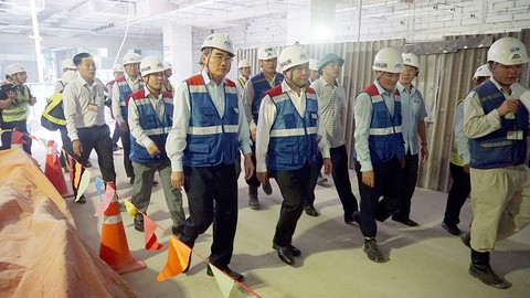 Thủ tướng: Phải hoàn thành dự án metro số 1 cuối năm 2020 - Ảnh 4. Thủ tướng: Phải hoàn thành dự án metro số 1 cuối năm 2020 - Ảnh 4.