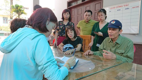 Mẹ bật khóc nghe tin con trai gặp nạn trong vụ cháy nhà xưởng - Ảnh 5. Mẹ bật khóc nghe tin con trai gặp nạn trong vụ cháy nhà xưởng - Ảnh 5.