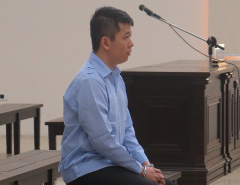 Giám đốc trẻ lãnh án chung thân vì lừa hàng trăm nhà đầu tư - Ảnh 1. Giám đốc trẻ lãnh án chung thân vì lừa hàng trăm nhà đầu tư - Ảnh 1.