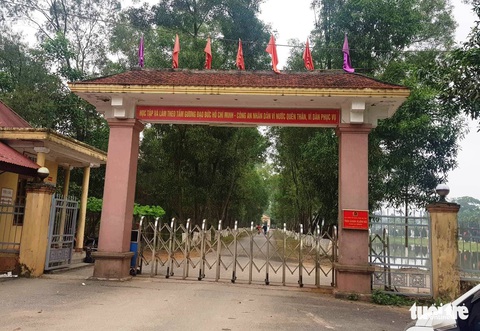 Nữ cán bộ trại giam mải bán hàng, để phạm nhân uống rượu, đâm nhau chết - Ảnh 1. Nữ cán bộ trại giam mải bán hàng, để phạm nhân uống rượu, đâm nhau chết - Ảnh 1.