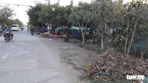 Mâu thuẫn cách gọi nhau, một người bị đâm chết lúc nửa đêm - Ảnh 1. Mâu thuẫn cách gọi nhau, một người bị đâm chết lúc nửa đêm - Ảnh 1.