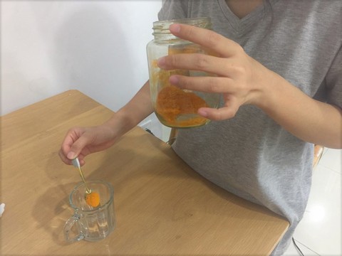 Gặp nước nóng, tinh bột nghệ cũng tạo khối bã trong dạ dày - Ảnh 2. Gặp nước nóng, tinh bột nghệ cũng tạo khối bã trong dạ dày - Ảnh 2.