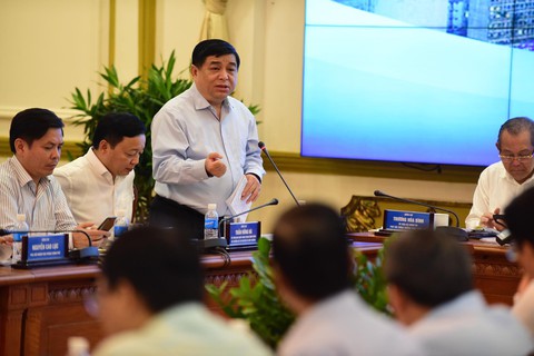 Thủ tướng Nguyễn Xuân Phúc: Metro ì ạch thì nước ngoài cười, dân mình cũng cười - Ảnh 2. Thủ tướng Nguyễn Xuân Phúc: Metro ì ạch thì nước ngoài cười, dân mình cũng cười - Ảnh 2.