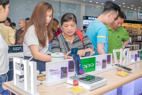 OPPO F11 Pro chính thức lên kệ trên toàn quốc - Ảnh 2. OPPO F11 Pro chính thức lên kệ trên toàn quốc - Ảnh 2.