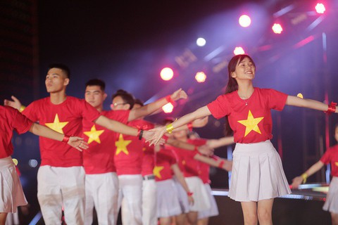 Cuộc thi Flashmob 2019 Sóng tuổi trẻ sẽ diễn ra trên toàn quốc - Ảnh 2. Cuộc thi Flashmob 2019 Sóng tuổi trẻ sẽ diễn ra trên toàn quốc - Ảnh 2.