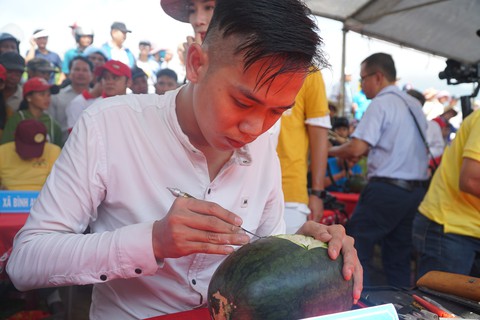 Thủ phủ dưa hấu miền Trung mở lễ hội dưa hấu - Ảnh 3. Thủ phủ dưa hấu miền Trung mở lễ hội dưa hấu - Ảnh 3.