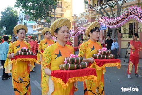 lễ (48) lễ (48)