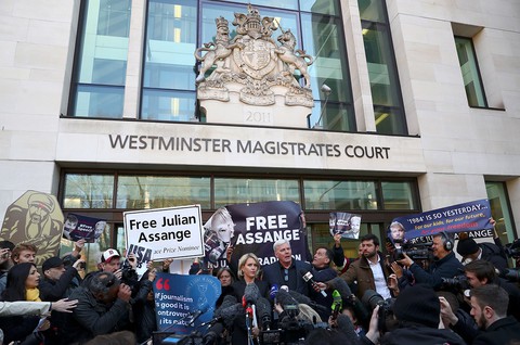 Ông trùm WikiLeaks bị bắt - Kỳ cuối: Tương lai nào cho Assange? - Ảnh 1. Ông trùm WikiLeaks bị bắt - Kỳ cuối: Tương lai nào cho Assange? - Ảnh 1.