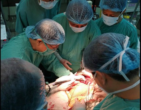Cắt bỏ khối u nhưng vẫn bảo tồn được phần gan còn lại của bệnh nhân - Ảnh 1. Cắt bỏ khối u nhưng vẫn bảo tồn được phần gan còn lại của bệnh nhân - Ảnh 1.