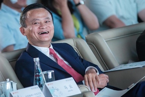 Tỉ phú Jack Ma khuyên giới trẻ vắt kiệt sức mà làm - Ảnh 1. Tỉ phú Jack Ma khuyên giới trẻ vắt kiệt sức mà làm - Ảnh 1.
