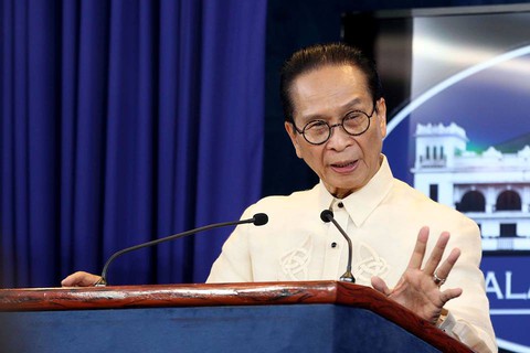 Philippines yêu cầu Bắc Kinh trừng trị những kẻ mọi rợ đâm chìm tàu cá - Ảnh 1. Philippines yêu cầu Bắc Kinh trừng trị những kẻ mọi rợ đâm chìm tàu cá - Ảnh 1.