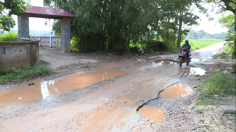 Ba học sinh chở nhau trên xe máy đâm vào cống tử vong tại chỗ - Ảnh 1. Ba học sinh chở nhau trên xe máy đâm vào cống tử vong tại chỗ - Ảnh 1.