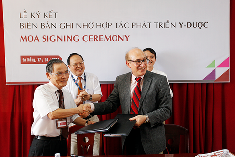Bác sĩ đa khoa - ngành học vì sức khỏe người dân - Ảnh 1. Bác sĩ đa khoa - ngành học vì sức khỏe người dân - Ảnh 1.