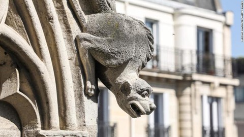 Nhà thờ Đức Bà Paris có các tác phẩm nghệ thuật nào? - Ảnh 7. Nhà thờ Đức Bà Paris có các tác phẩm nghệ thuật nào? - Ảnh 7.