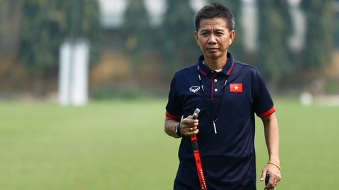 U-18 Việt Nam tập với sơ đồ 3 trung vệ như đội tuyển quốc gia - Ảnh 1. U-18 Việt Nam tập với sơ đồ 3 trung vệ như đội tuyển quốc gia - Ảnh 1.