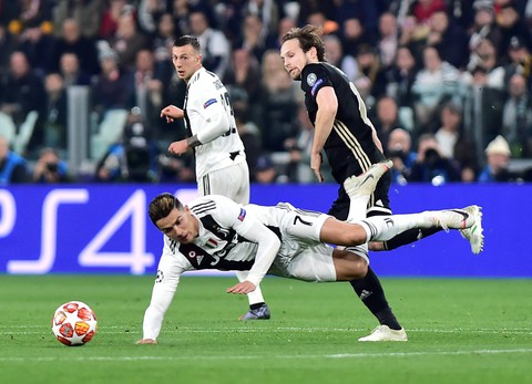 90 phút mang cảm xúc trái ngược của Messi và Ronaldo - Ảnh 8. 90 phút mang cảm xúc trái ngược của Messi và Ronaldo - Ảnh 8.