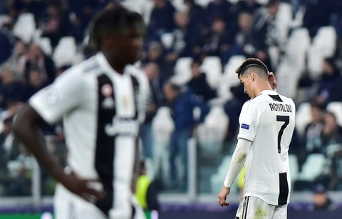 Cộng đồng mạng: Ronaldo cố tình thua để tránh…Messi - Ảnh 1. Cộng đồng mạng: Ronaldo cố tình thua để tránh…Messi - Ảnh 1.