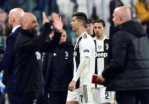 90 phút mang cảm xúc trái ngược của Messi và Ronaldo - Ảnh 12. 90 phút mang cảm xúc trái ngược của Messi và Ronaldo - Ảnh 12.