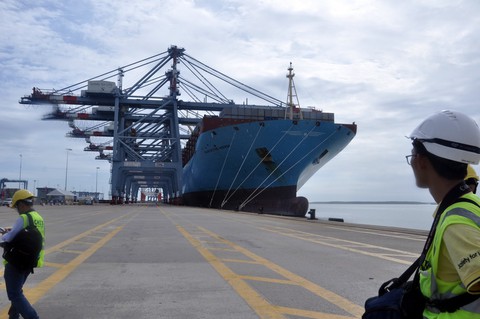 Hàng về Cái Mép cao hơn về Cát Lái 100 USD mỗi container? - Ảnh 1. Hàng về Cái Mép cao hơn về Cát Lái 100 USD mỗi container? - Ảnh 1.