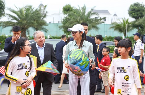 Dương Tử Quỳnh thảo luận với các đại sứ nhỏ Vinschool - Ảnh 3. Dương Tử Quỳnh thảo luận với các đại sứ nhỏ Vinschool - Ảnh 3.