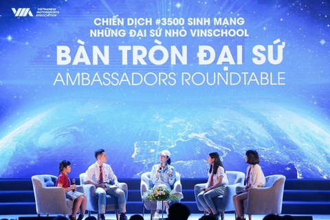 Dương Tử Quỳnh thảo luận với các đại sứ nhỏ Vinschool - Ảnh 2. Dương Tử Quỳnh thảo luận với các đại sứ nhỏ Vinschool - Ảnh 2.