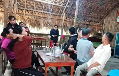 Hợp tác xã phục vụ không tốt, người dân ngưng đóng tiền điện - Ảnh 1. Hợp tác xã phục vụ không tốt, người dân ngưng đóng tiền điện - Ảnh 1.