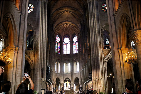 Nhà thờ Đức Bà Paris: Mỗi viên đá là một trang sử - Ảnh 1. Nhà thờ Đức Bà Paris: Mỗi viên đá là một trang sử - Ảnh 1.