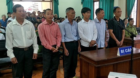 Giết voọc ăn óc rồi khoe Facebook, 6 bị cáo lĩnh án tù - Ảnh 1. Giết voọc ăn óc rồi khoe Facebook, 6 bị cáo lĩnh án tù - Ảnh 1.